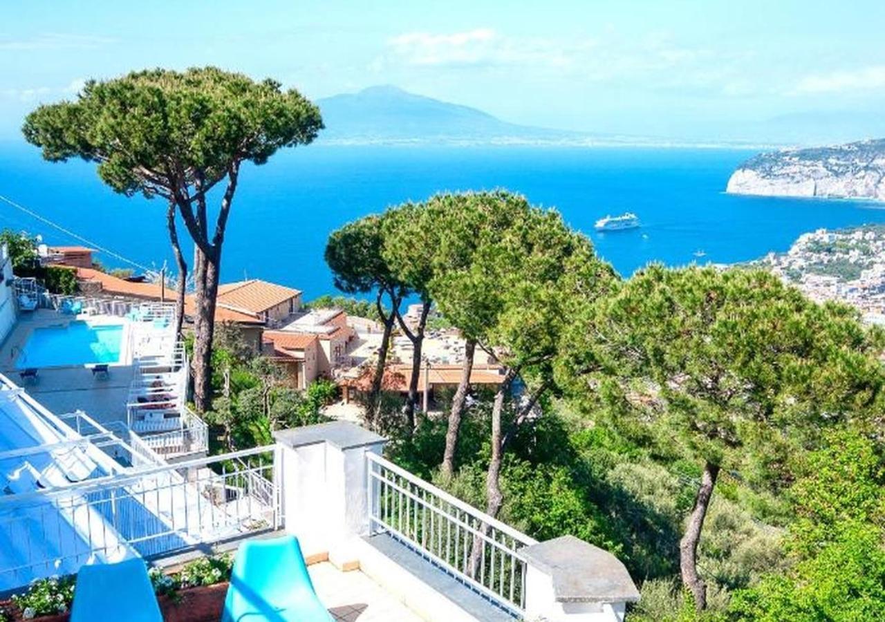 Residence Le Terrazze Sorrento Esterno foto