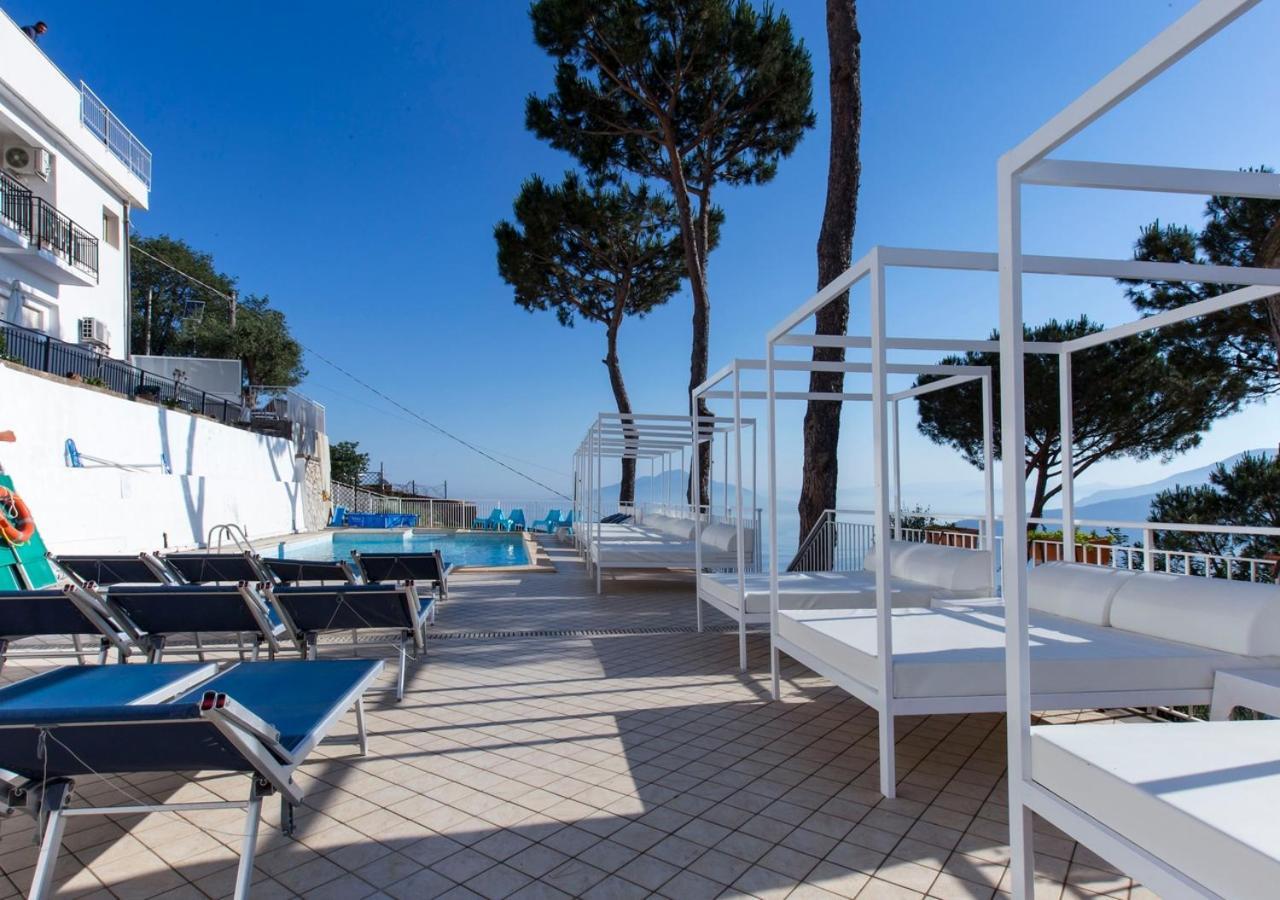 Residence Le Terrazze Sorrento Esterno foto