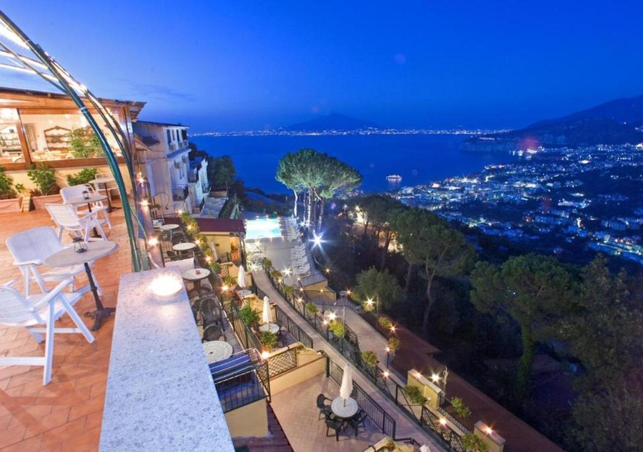 Residence Le Terrazze Sorrento Esterno foto