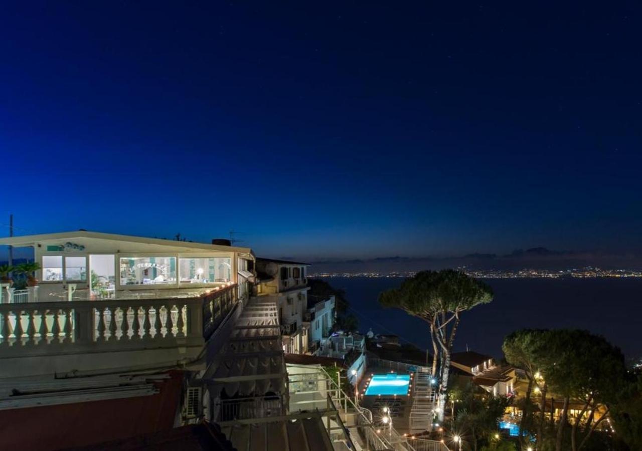Residence Le Terrazze Sorrento Esterno foto