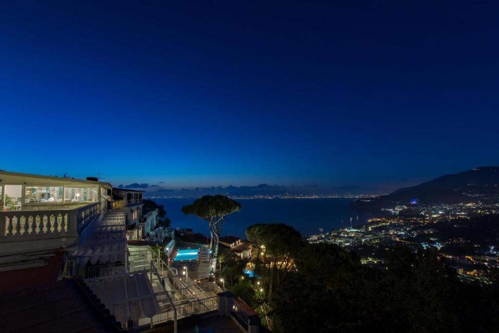 Residence Le Terrazze Sorrento Esterno foto
