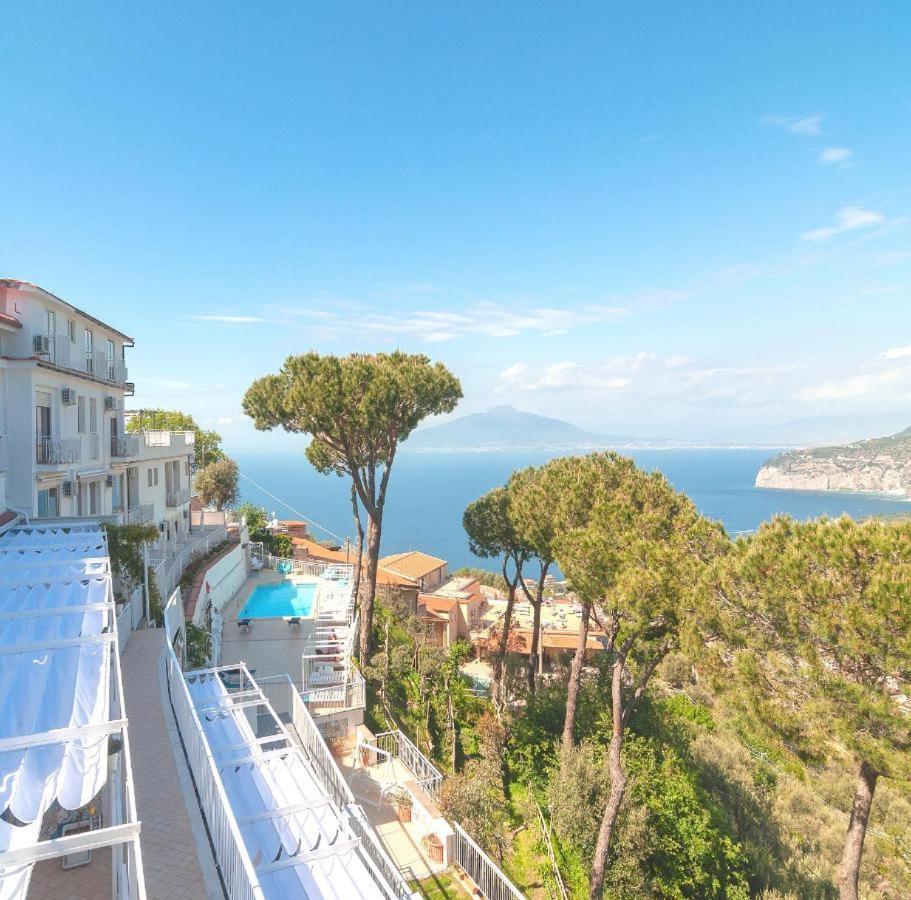 Residence Le Terrazze Sorrento Esterno foto