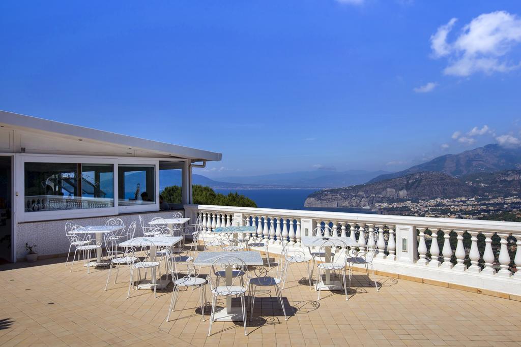 Residence Le Terrazze Sorrento Esterno foto
