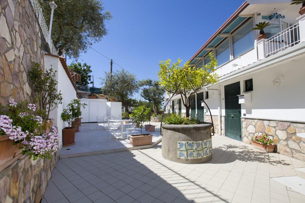 Residence Le Terrazze Sorrento Esterno foto